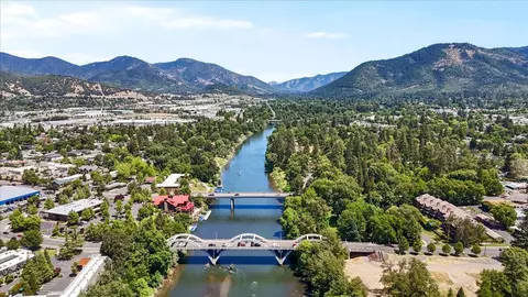 115 Rogue River Hwy Hwy #309, Grants Pass, OR 97527