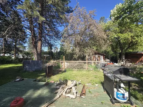 Exterior - 409 E Ash St, Chiloquin, OR 97624 photo 4 of 14