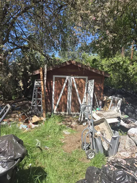Exterior - 409 E Ash St, Chiloquin, OR 97624 photo 10 of 14