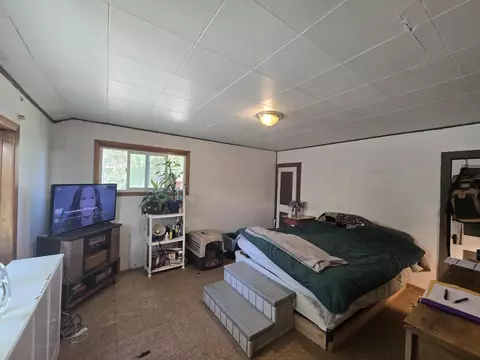 Bedroom - 409 E Ash St, Chiloquin, OR 97624 photo 1 of 3