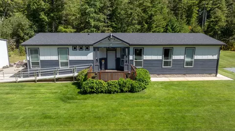 87477 Jean Dr, Bandon, OR 97411