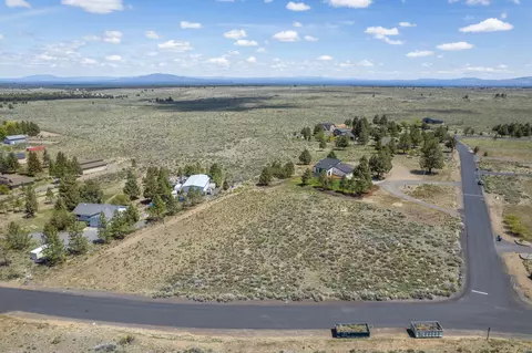 View/Area - 59870 Calgary Loop, Bend, OR 97702 photo 2 of 10
