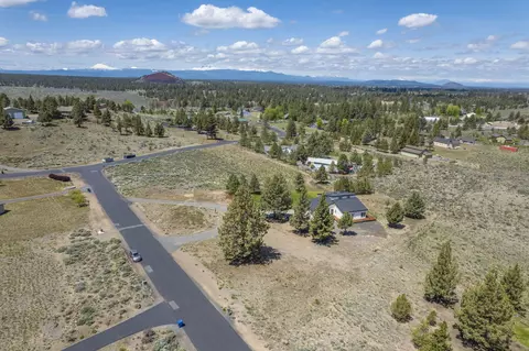 View/Area - 59870 Calgary Loop, Bend, OR 97702 photo 4 of 10