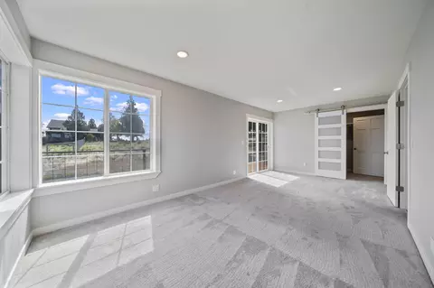 Bedroom - 59870 Calgary Loop, Bend, OR 97702 photo 7 of 10