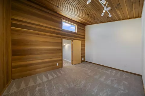 Bedroom - 59870 Calgary Loop, Bend, OR 97702 photo 8 of 10