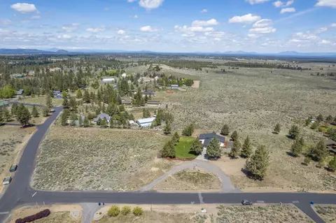 View/Area - 59870 Calgary Loop, Bend, OR 97702 photo 3 of 10