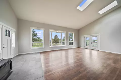 Living - 59870 Calgary Loop, Bend, OR 97702 photo 3 of 12