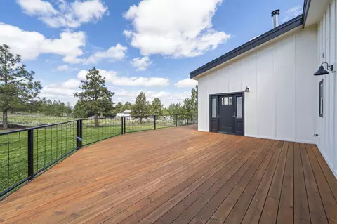 Exterior - 59870 Calgary Loop, Bend, OR 97702 photo 3 of 8
