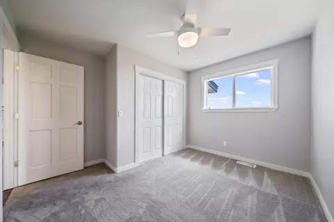 Bedroom - 59870 Calgary Loop, Bend, OR 97702 photo 3 of 10
