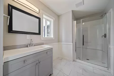Bath - 59870 Calgary Loop, Bend, OR 97702 photo 2 of 3