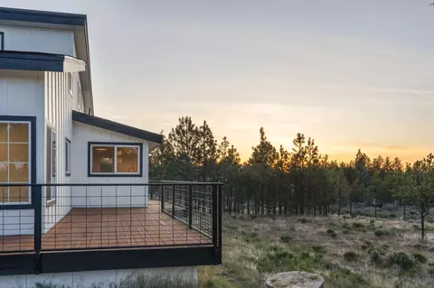 Exterior - 59870 Calgary Loop, Bend, OR 97702 photo 6 of 8