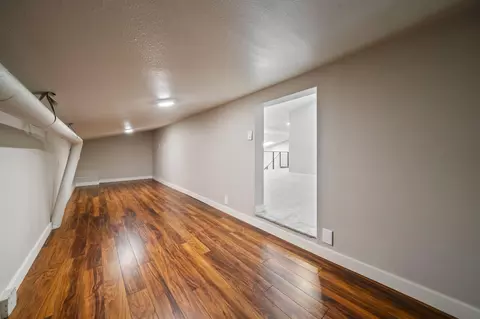 Entry Way - 59870 Calgary Loop, Bend, OR 97702 photo 2 of 2