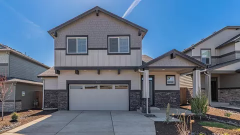 21628 SE Fuji Dr, Bend, OR 97702