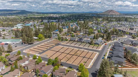 61528 Parrell Rd, Bend, OR 97702 photo 2
