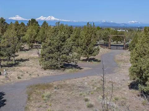 7006 SW Joshua Ct, Powell Butte, OR 97753