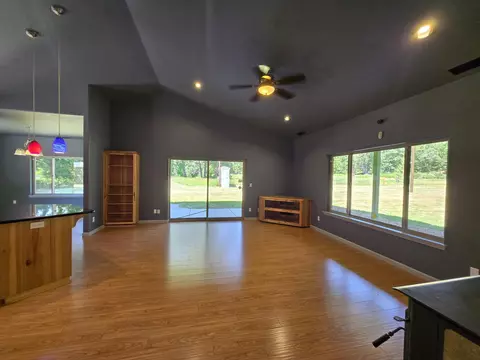 1730 Hugo Rd, Merlin, OR 97532
