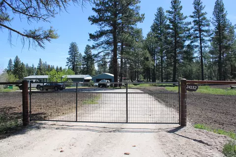 24152 8th St, Sprague River, OR 97639
