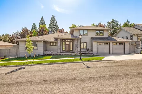 534 Autumn Hills Dr, Medford, OR 97504
