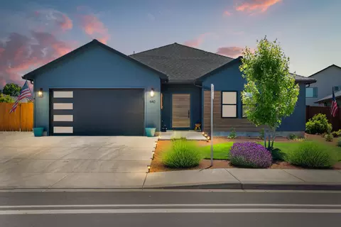 440 Arrowhead Trl, Eagle Point, OR 97524