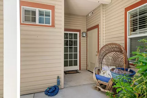 913 Mountain Meadows Cir, Ashland, OR 97520