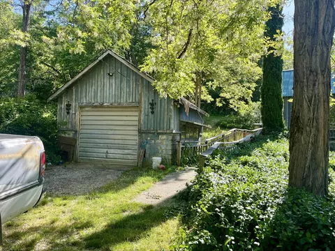 Exterior - 7255 Holland Loop Rd, Cave Junction, OR 97523 photo 3 of 10