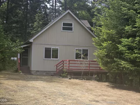 261 Fay Ln, Wolf Creek, OR 97497