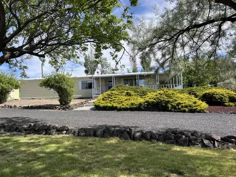 6720 SE Jerry Dr, Prineville, OR 97754