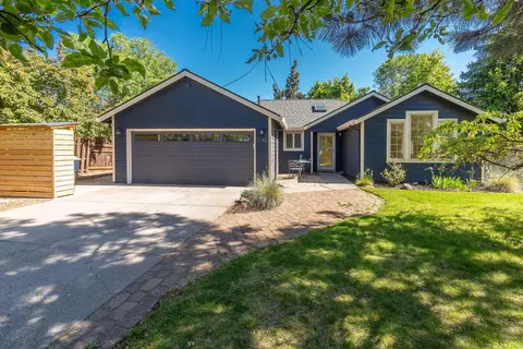 1340 NE Noe Dr, Bend, OR 97701