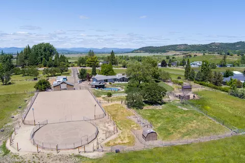 2872 Coker Butte Rd, Medford, OR 97504