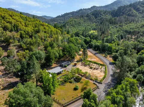 15551 Evans Creek Rd, Rogue River, OR 97537