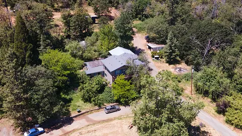 251 W Savage Creek Rd, Grants Pass, OR 97527