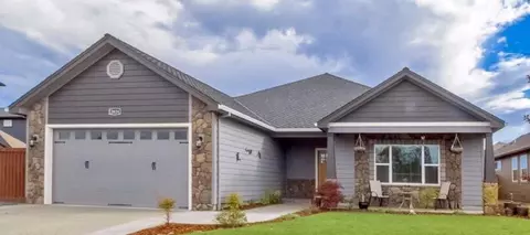 2024 Rabun Way, Central Point, OR 97502
