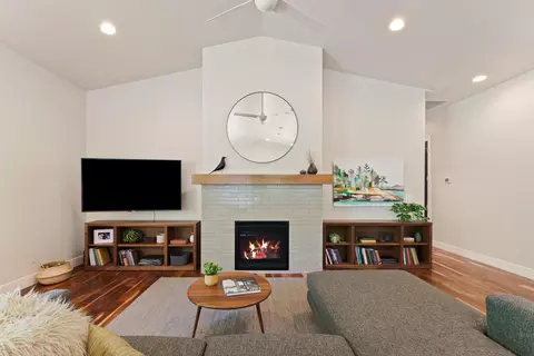 Living - 63397 NW Milestone Dr, Bend, OR 97703 photo 4 of 5