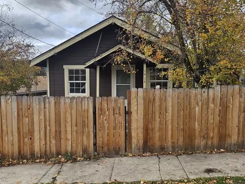 1424 Pleasant Ave, Klamath Falls, OR 97601