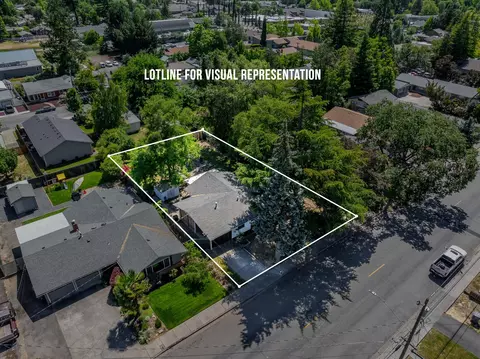 235 NE Savage St, Grants Pass, OR 97526