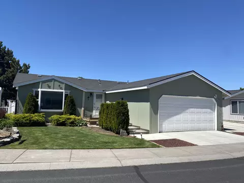 1193 SW Currant Dr, Redmond, OR 97756