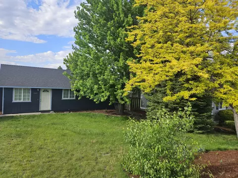 3345 SW Quartz Ave, Redmond, OR 97756