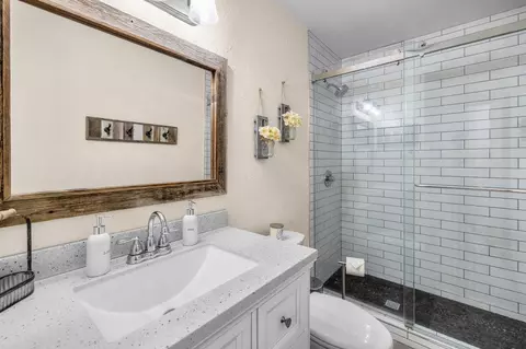Bath - 17322 Canvasback Dr, Bend, OR 97707 photo 3 of 3