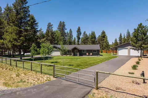 17322 Canvasback Dr, Bend, OR 97707