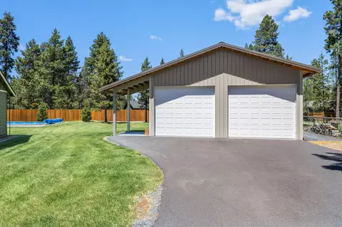 Exterior - 17322 Canvasback Dr, Bend, OR 97707 photo 6 of 23