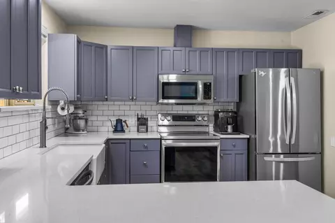 Kitchen - 17322 Canvasback Dr, Bend, OR 97707 photo 1 of 2