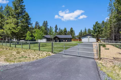 Exterior - 17322 Canvasback Dr, Bend, OR 97707 photo 19 of 23