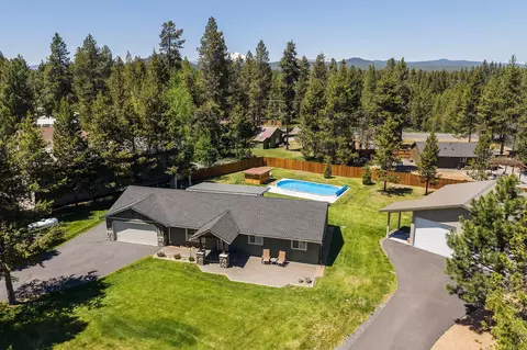 View/Area - 17322 Canvasback Dr, Bend, OR 97707 photo 1 of 4