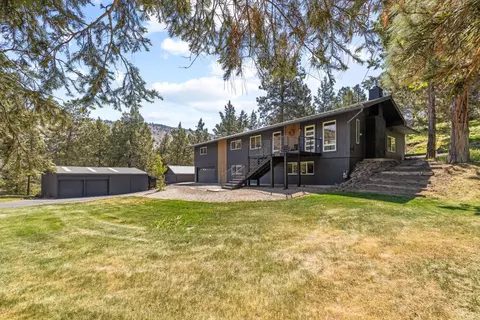 2426 Pine Grove Rd, Klamath Falls, OR 97603