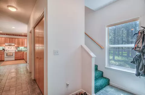 55625 Wagon Master Way, Bend, OR 97707 photo 3