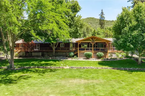 13719 Highway 238, Jacksonville, OR 97530