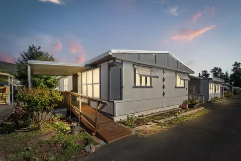 2325 NW Highland Ave #9, Grants Pass, OR 97526