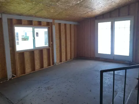 Living - 312 S Wasco Ave, Chiloquin, OR 97624 photo 3 of 3