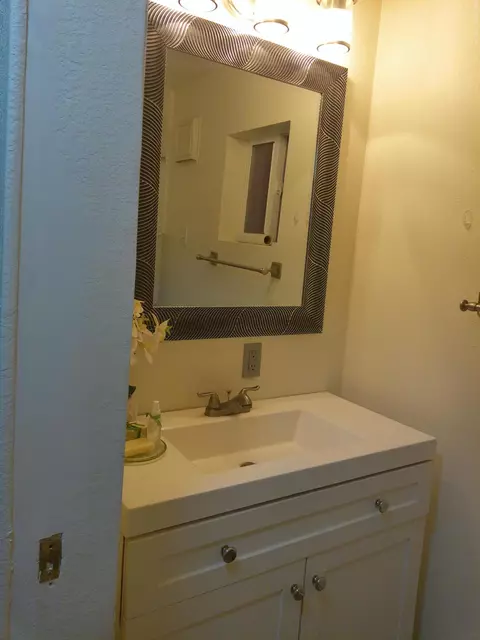 Bath - 312 S Wasco Ave, Chiloquin, OR 97624 photo 2 of 2