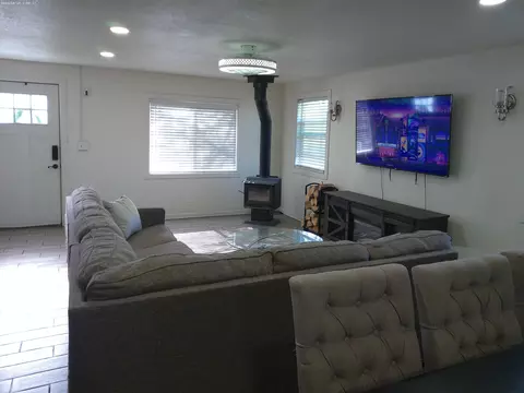 Living - 312 S Wasco Ave, Chiloquin, OR 97624 photo 1 of 3